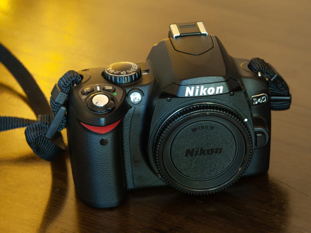 Nikon D40 body with cap